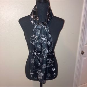 Snowflake scarf